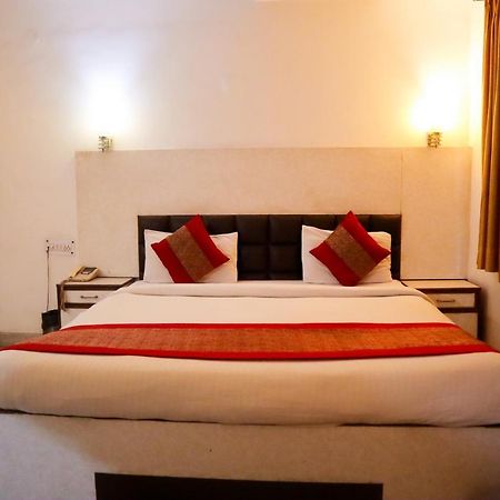 Hotel India International New Delhi Bagian luar foto