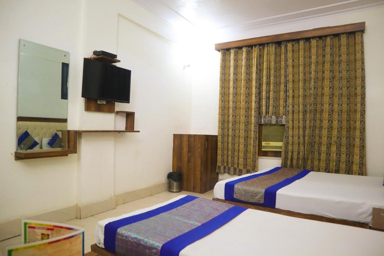 Hotel India International New Delhi Bagian luar foto