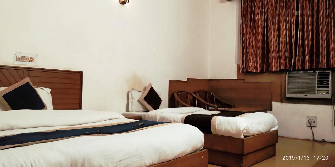 Hotel India International New Delhi Bagian luar foto