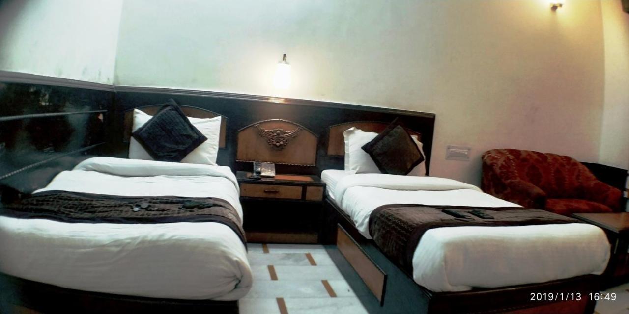 Hotel India International New Delhi Bagian luar foto