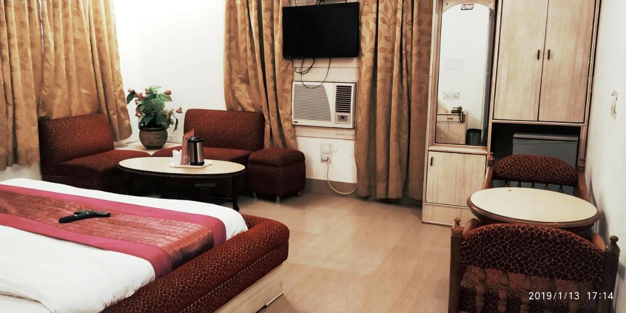 Hotel India International New Delhi Bagian luar foto