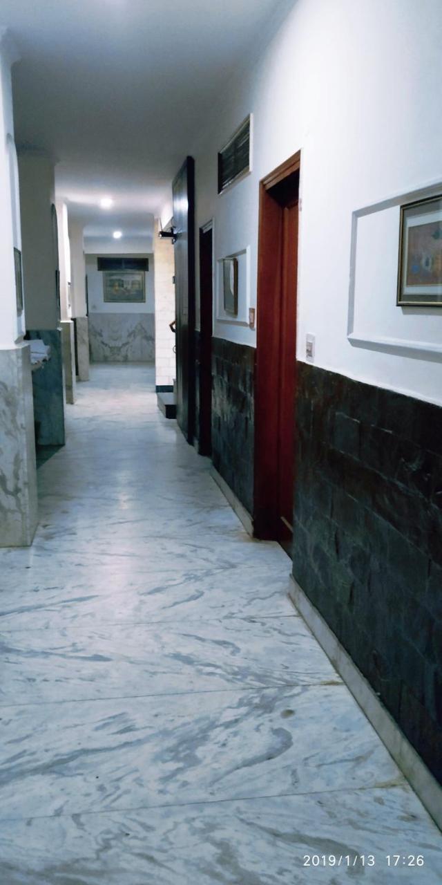 Hotel India International New Delhi Bagian luar foto