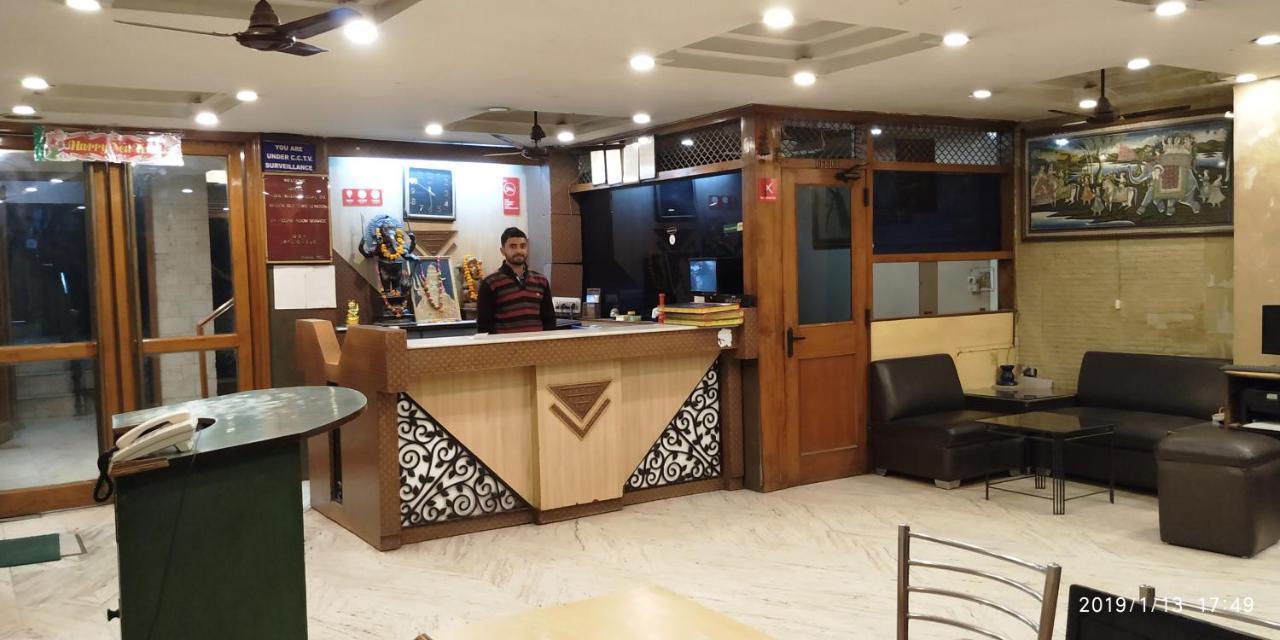 Hotel India International New Delhi Bagian luar foto
