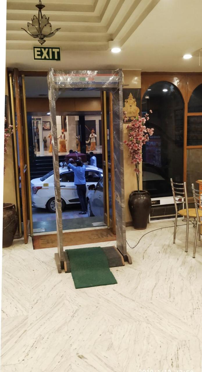 Hotel India International New Delhi Bagian luar foto
