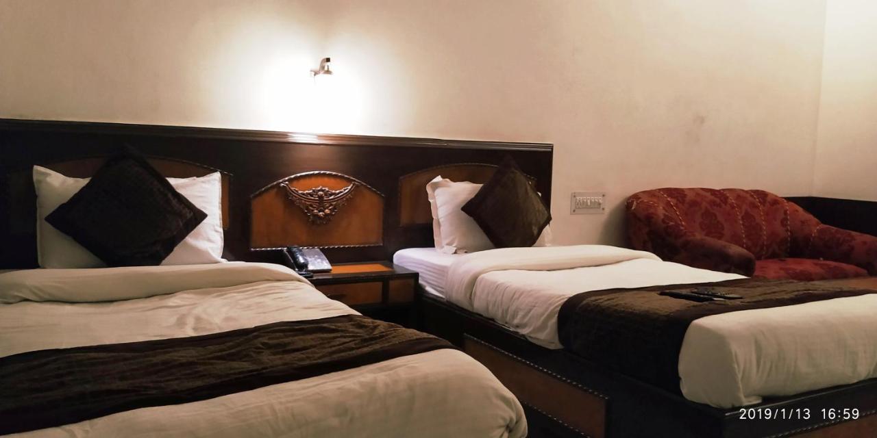 Hotel India International New Delhi Bagian luar foto