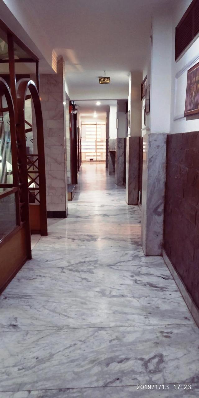 Hotel India International New Delhi Bagian luar foto