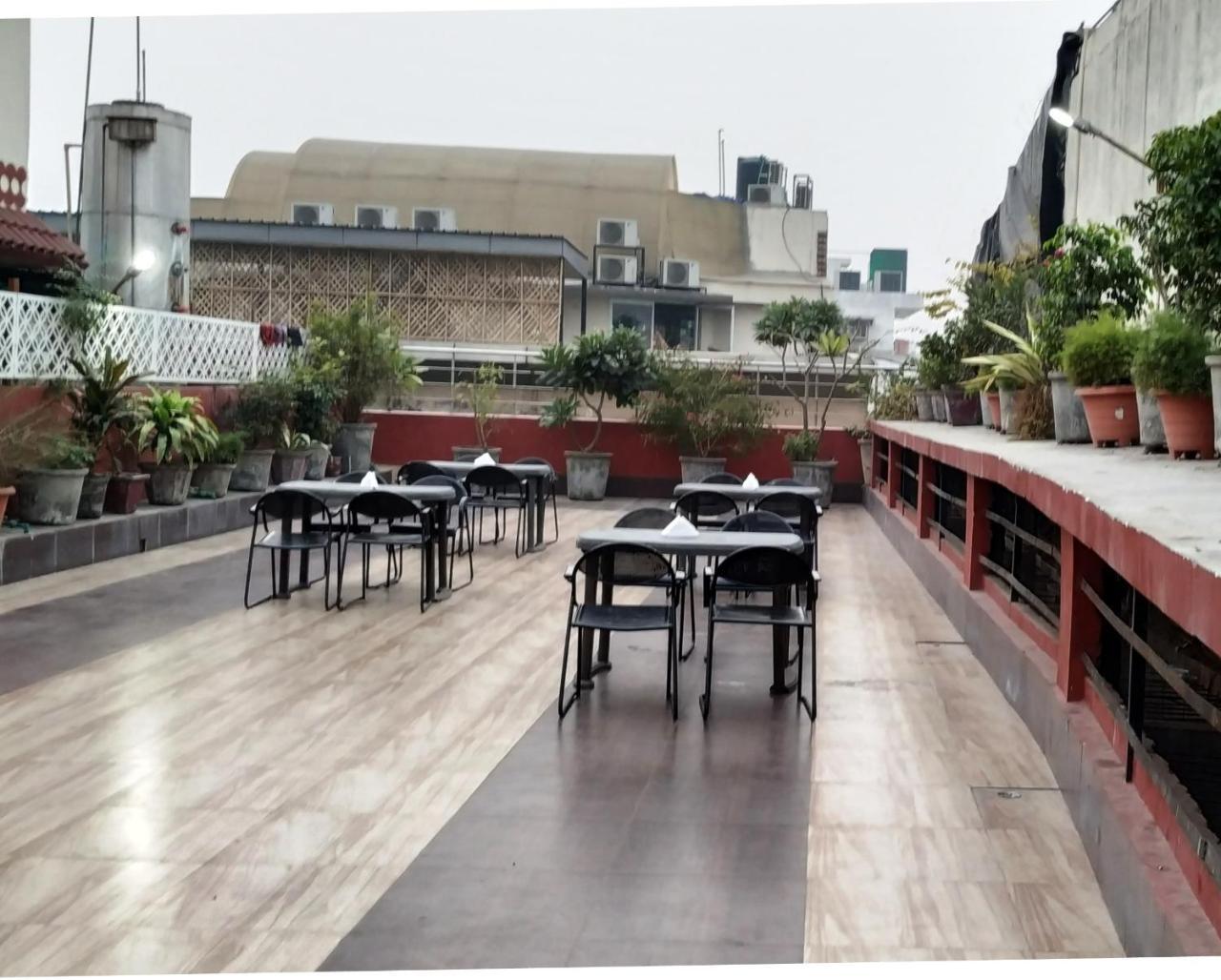 Hotel India International New Delhi Bagian luar foto